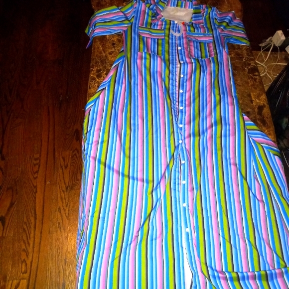 Source Unknown Dresses & Skirts - Pre-owned condition good  size extra  large  button  down  dress short sleeve